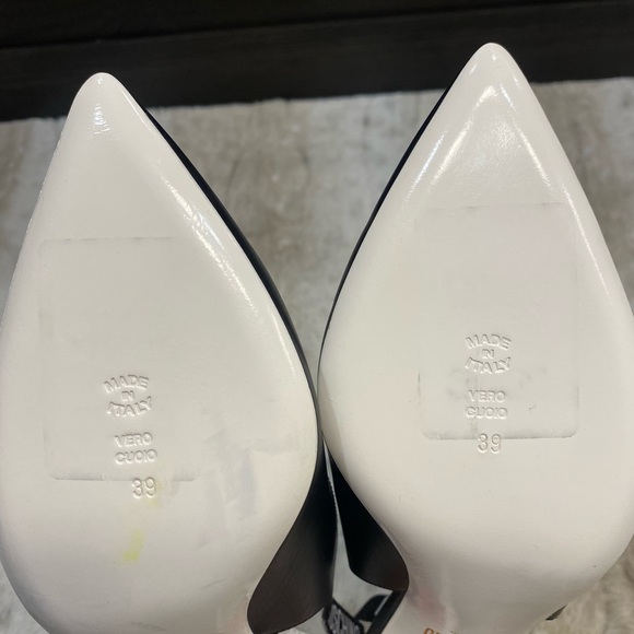 NEW💝Moschino Vitello Black Pump Leather Heels Size EU 39 - Picture 13 of 13